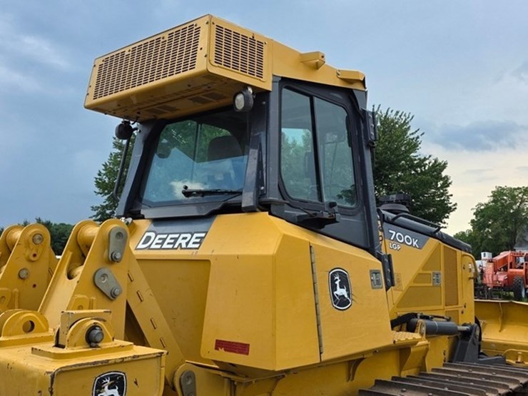 2014-deere-700k-lgp-image-29