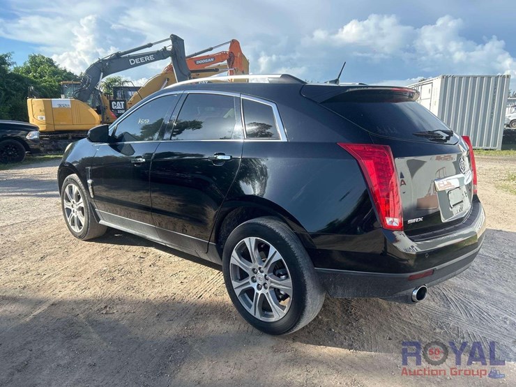 2012-cadillac-srx-image-4