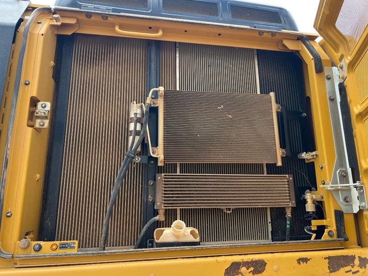 2017-caterpillar-336fl-image-31