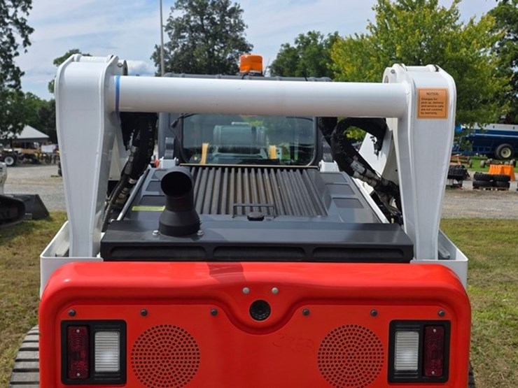 2023-bobcat-t770-image-21