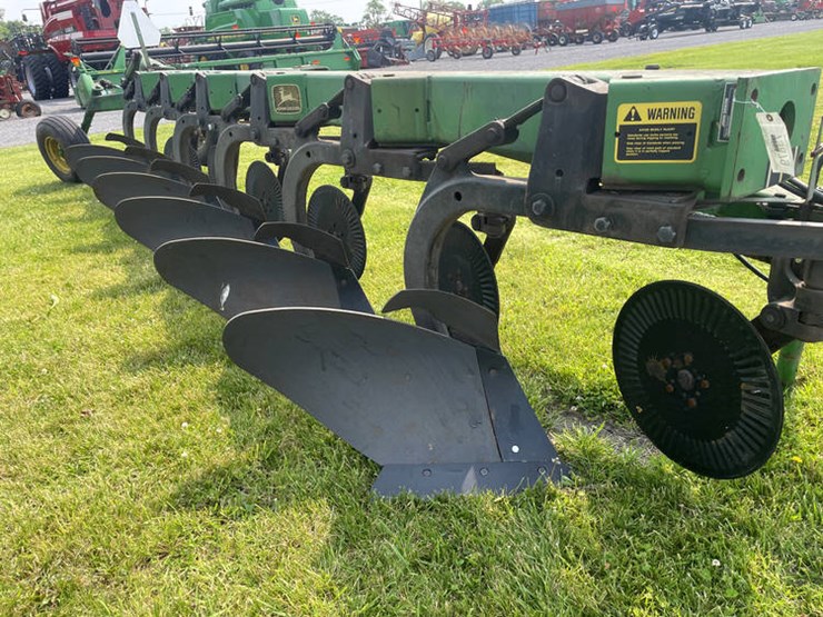 john-deere-2810-image-10