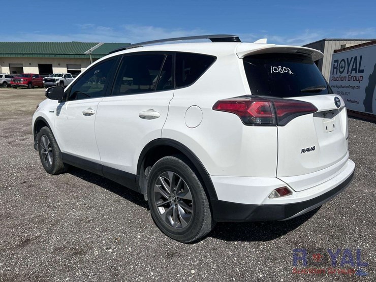 2018-toyota-rav4-image-4