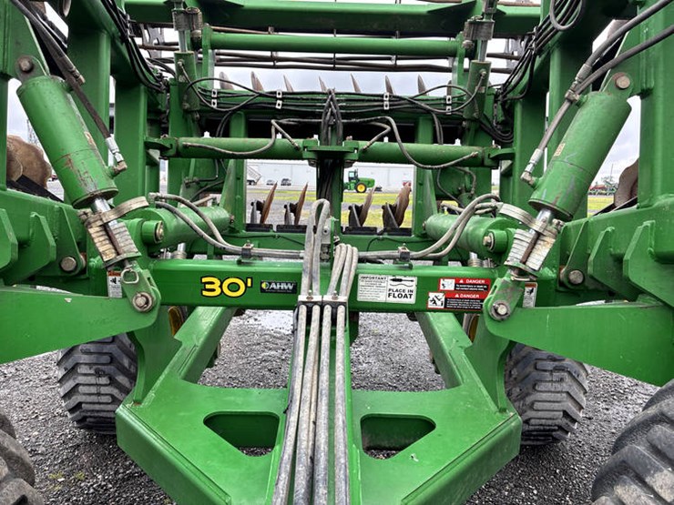 2020-john-deere-2680h-image-16