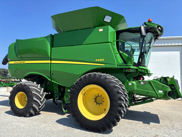 2013-john-deere-s690-image-1
