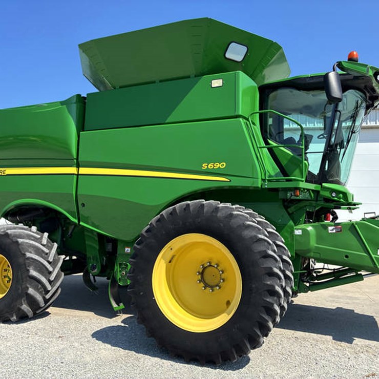 2013 JOHN DEERE S690