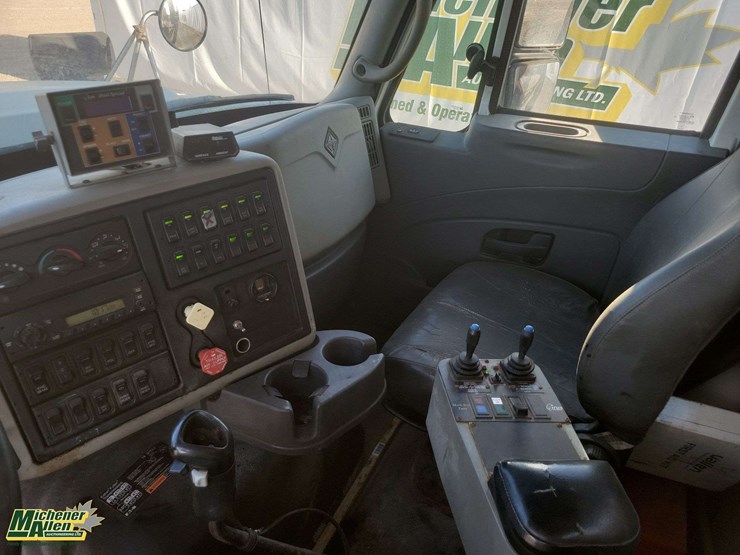 2009-international-workstar-7600-image-8