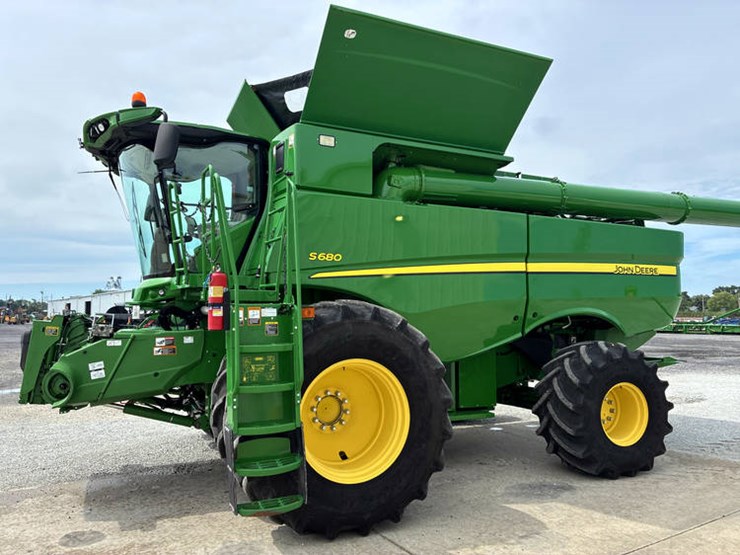 2017-john-deere-s680-image-8