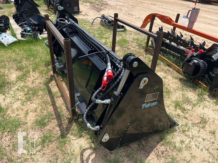 unused-future-skid-steer-4in1-combo-bucket-image-3