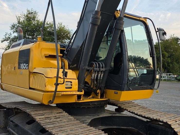 2013-deere-160g-lc-image-42