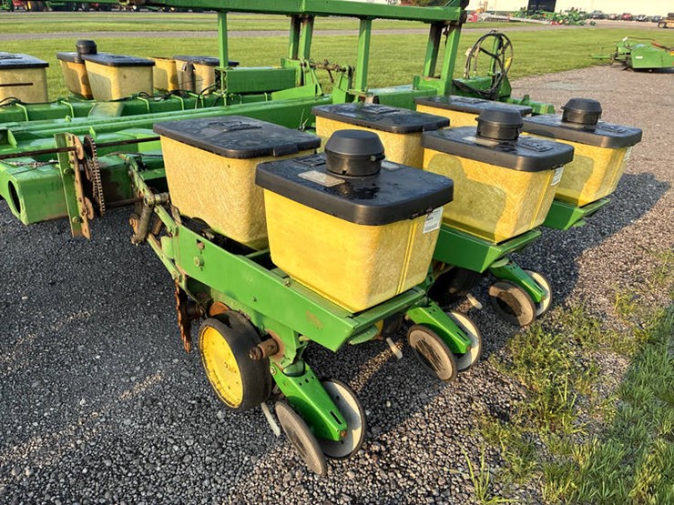 john-deere-7000-image-52