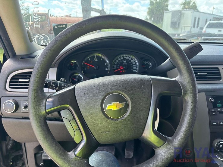 2014-chevrolet-tahoe-image-11