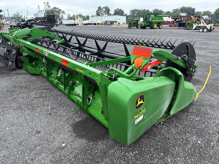 2019-john-deere-740fd-image-15