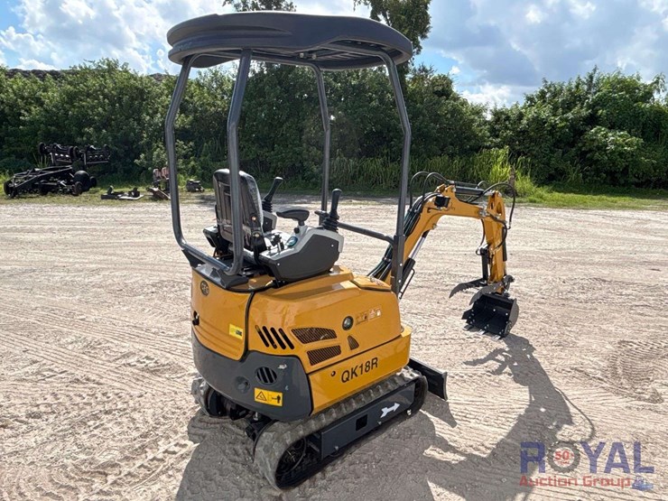 unused-2025-cfg-qk18r-mini-excavator-image-3