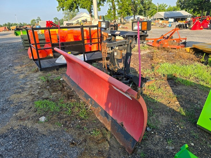 western-8'-front-snow-blade-image-1
