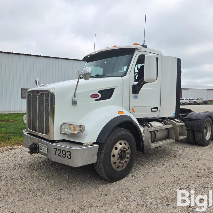 2016 PETERBILT 567