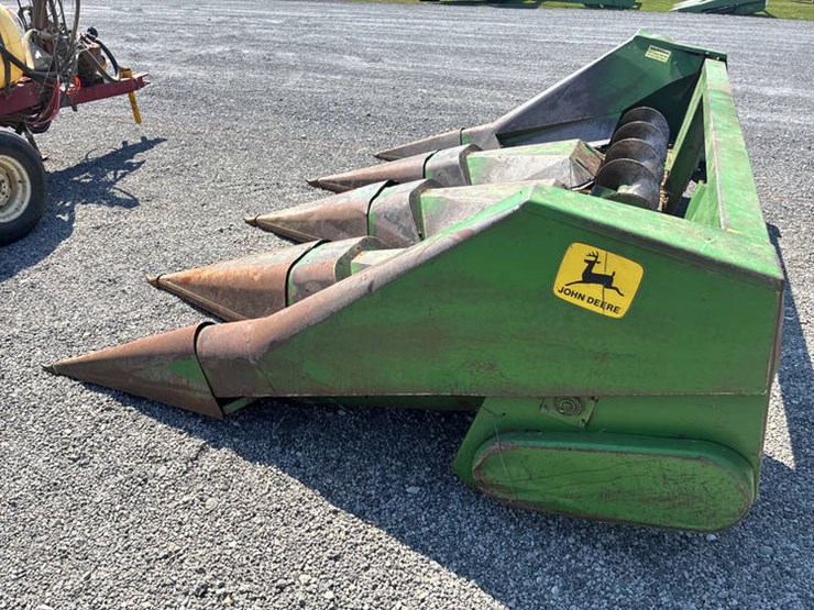 john-deere-444-image-16