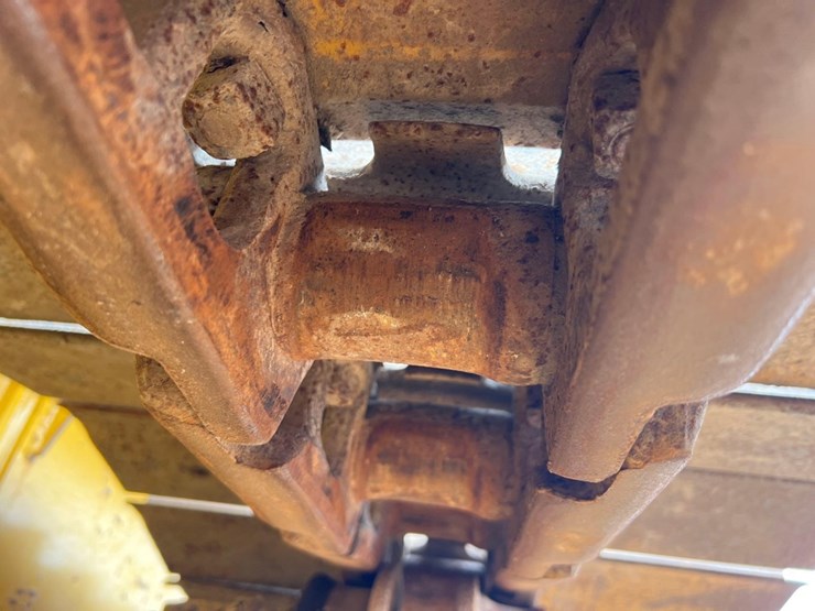2020-deere-700k-lgp-image-14