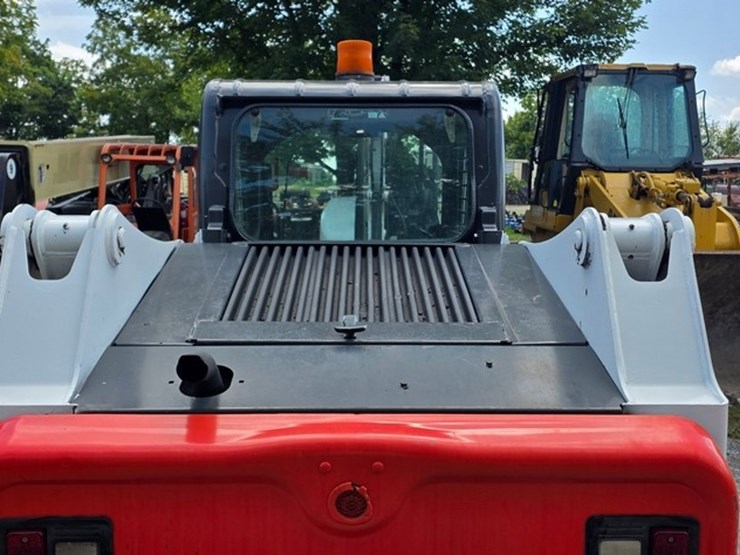 2011-bobcat-s630-image-20