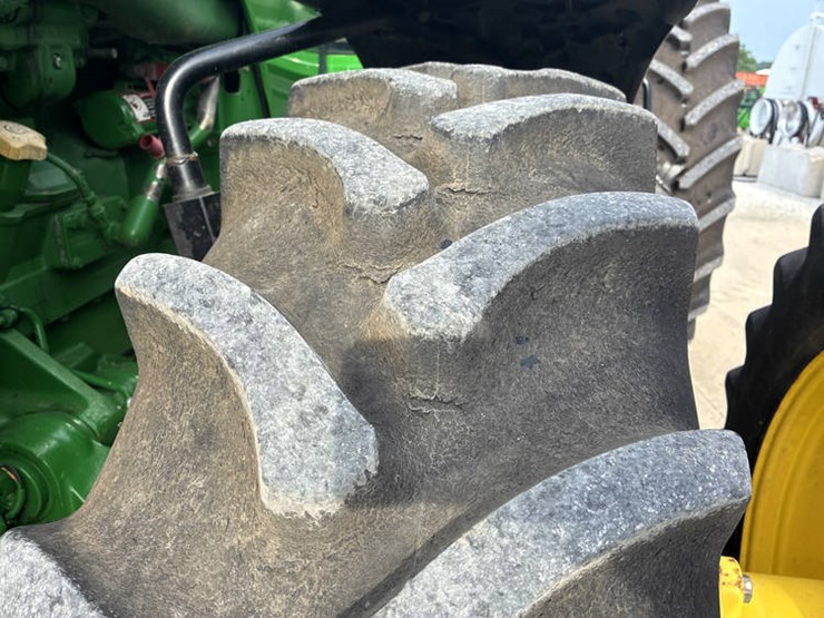 2012-john-deere-8360r-image-50