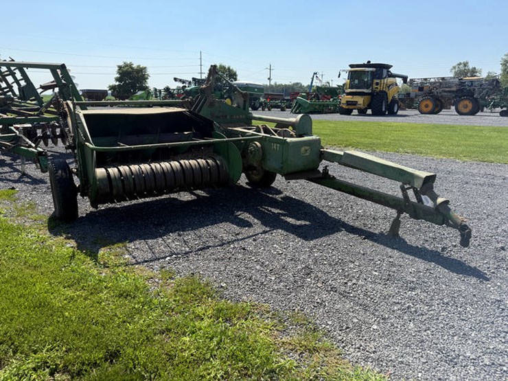 john-deere-14t-image-1