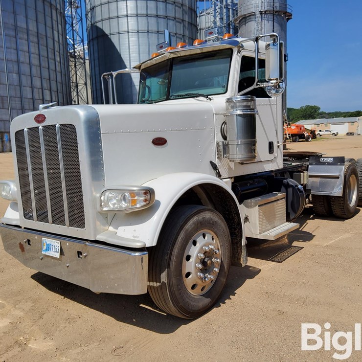 2013 PETERBILT 388