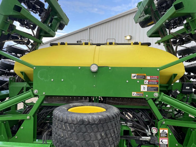 2017-john-deere-1990-image-15