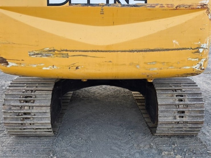 2013-deere-160g-lc-image-27