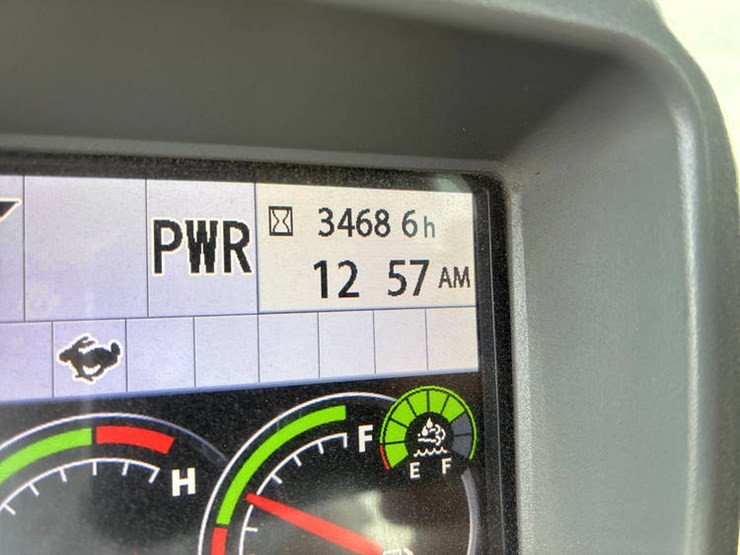 2021-john-deere-250-image-89