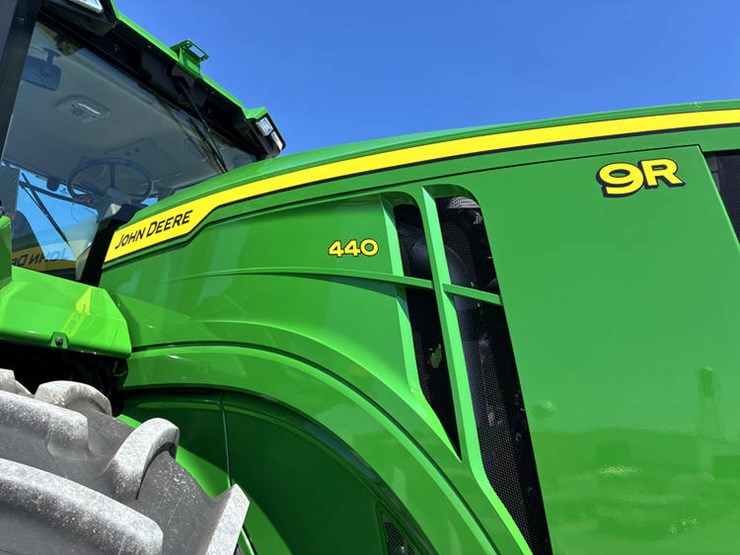 2023-john-deere-9r-440-image-17