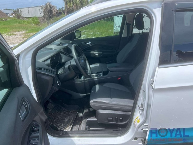 2018-ford-escape-se-image-13