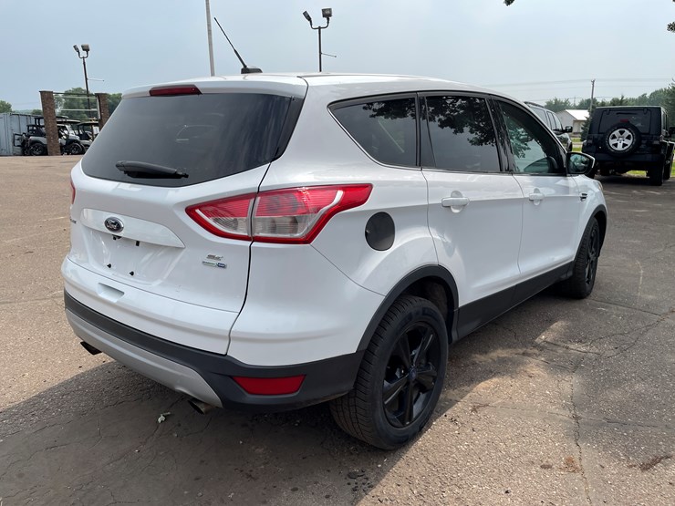 2015-ford-escape-se-image-5
