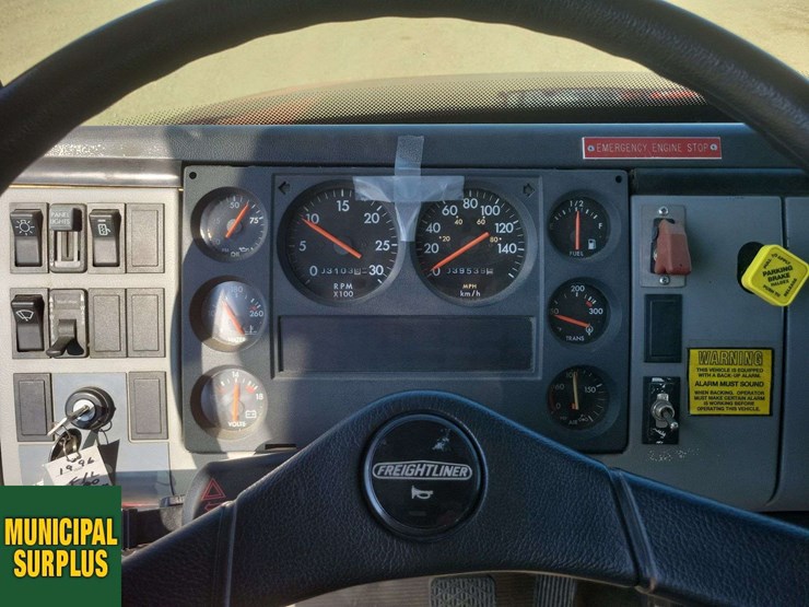 1996-freightliner-fl80-image-42