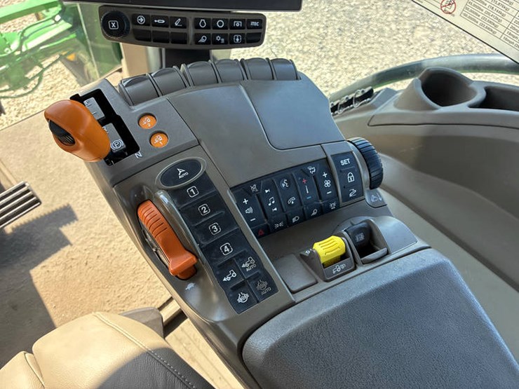 2020-john-deere-8rx-410-image-107