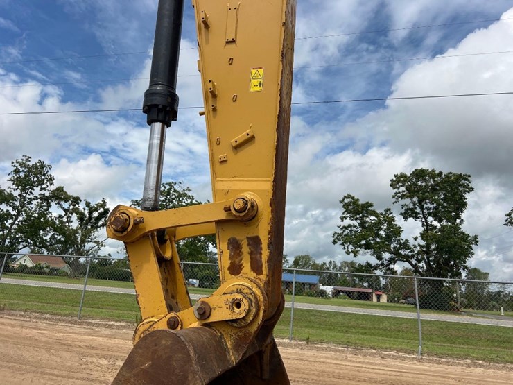 2017-caterpillar-336fl-image-11