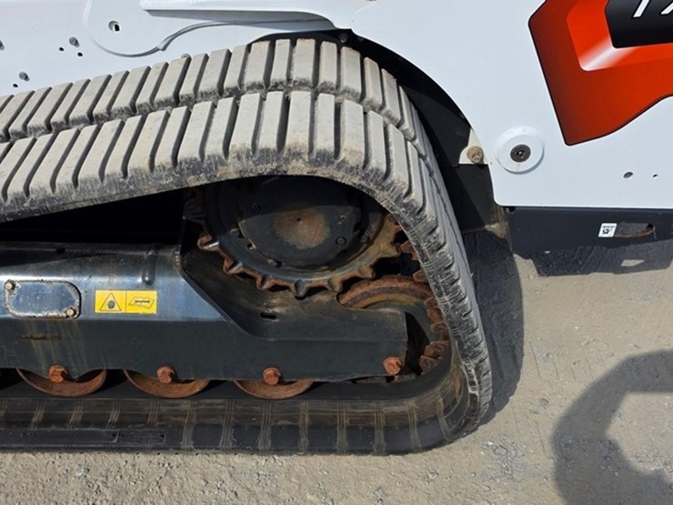 2023-bobcat-t770-image-24