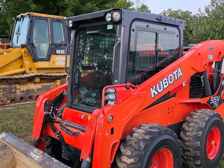 2016-kubota-ssv75-image-33