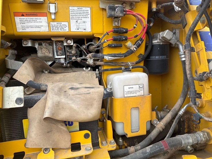 2021-komatsu-d51ex-24-image-23