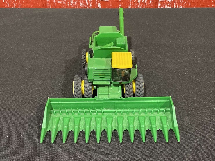 john-deere-8820-image-10