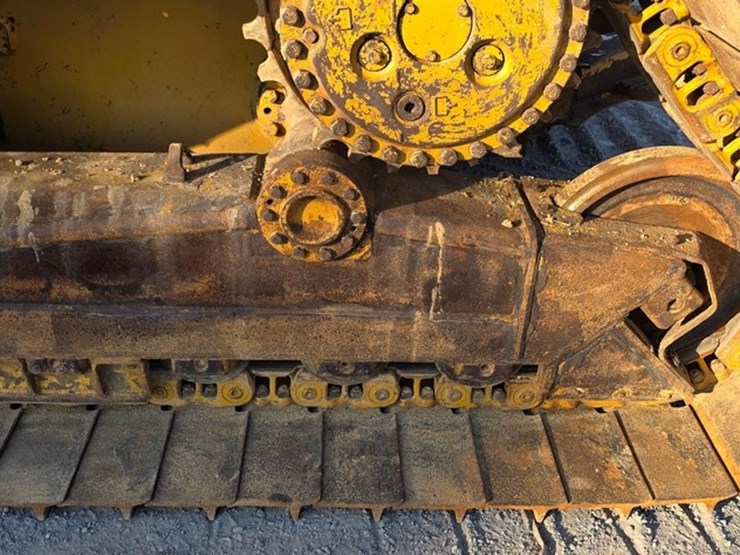 2019-caterpillar-d6n-lgp-image-17