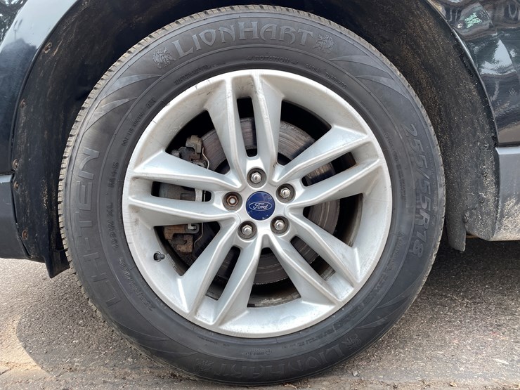 2016-ford-edge-sel-image-11