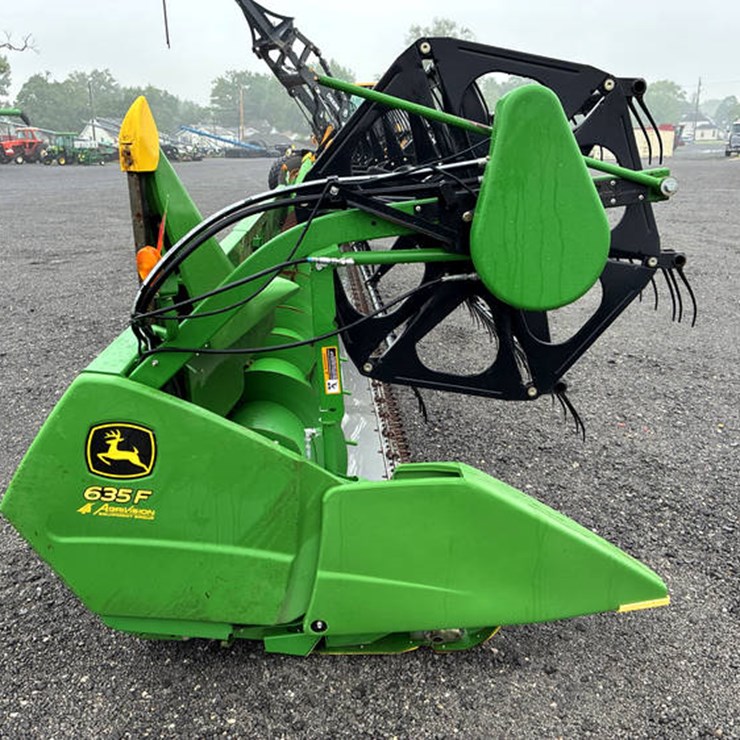 2013 JOHN DEERE 635F