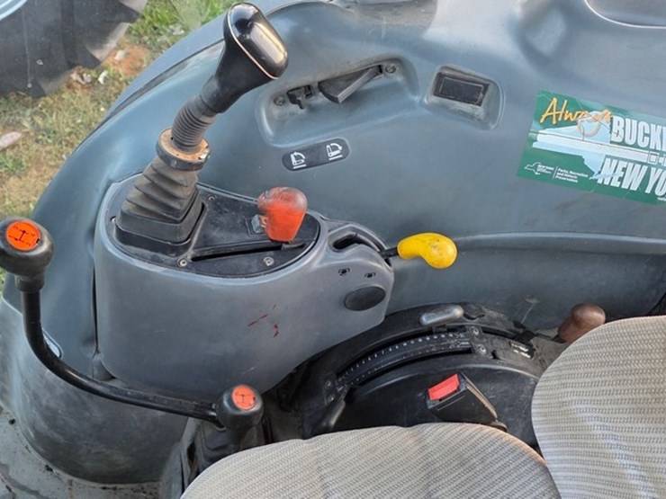 new-holland-tn70d-image-55