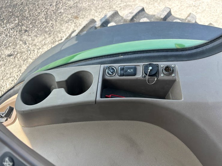 2012-john-deere-8285r-image-77