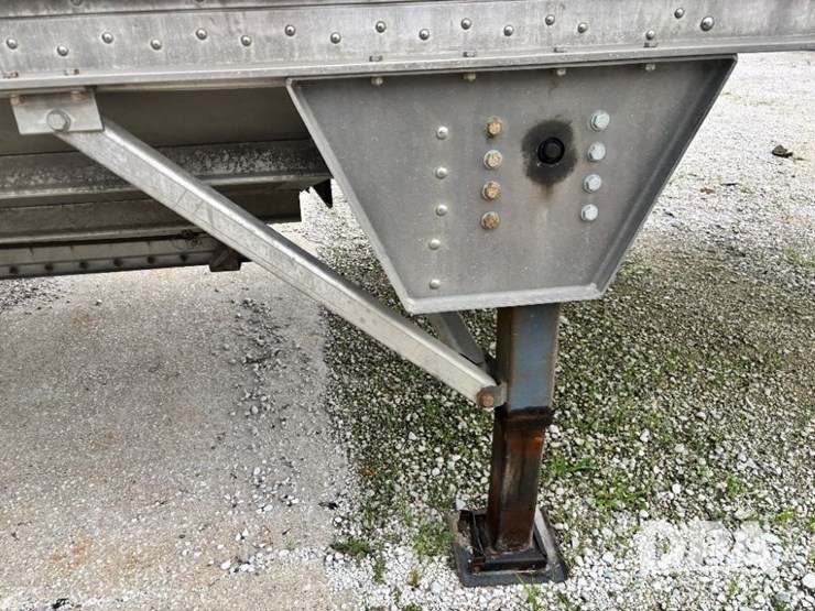 2014-wilson-grain-trailer-image-47