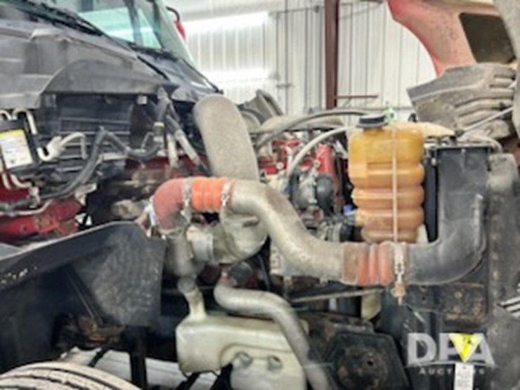 2011-international-prostar-image-12
