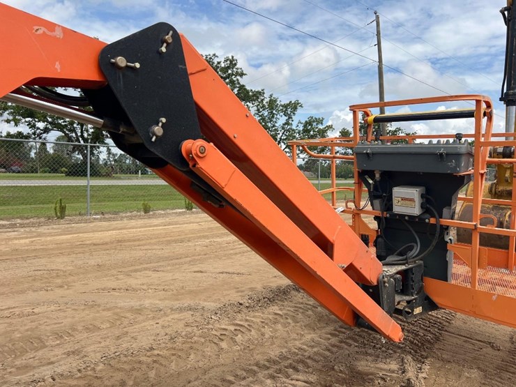2005-jlg-660sj-image-20