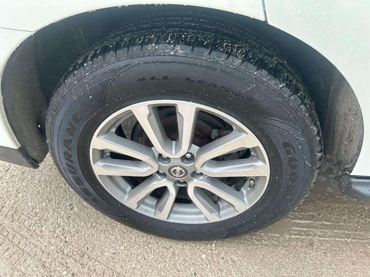 2013-nissan-pathfinder-image-26