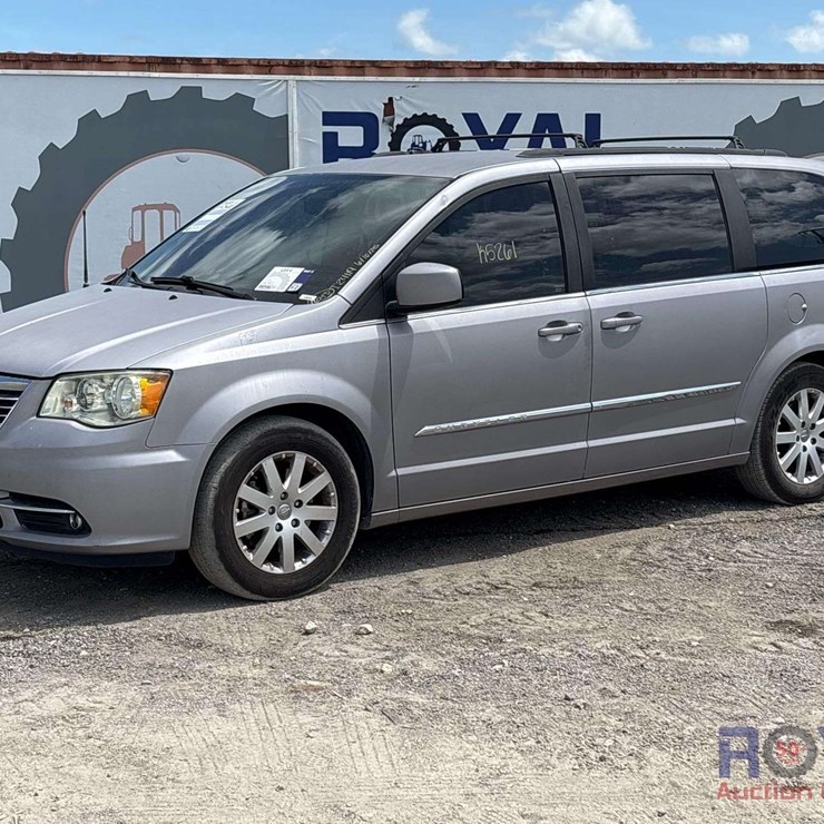 2013 CHRYSLER TOWN & COUNTRY