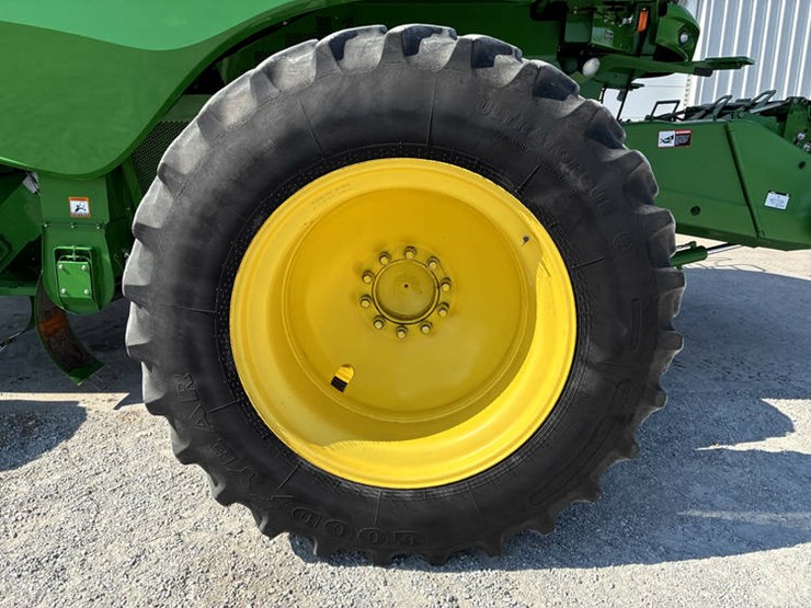 2013-john-deere-s670-image-30