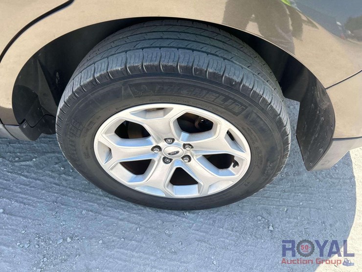 2011-ford-edge-sel-image-24